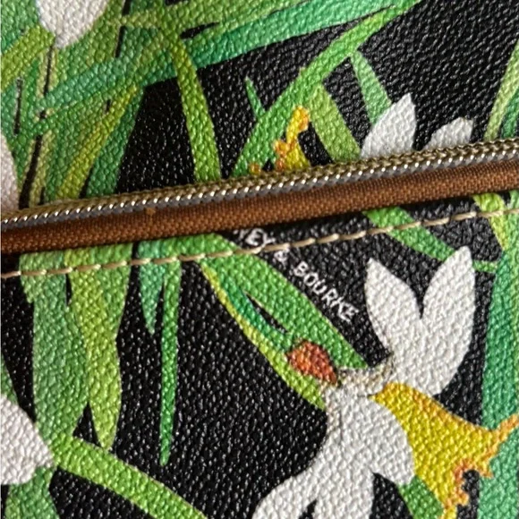 Authentic Dooney & Bourke Floral daffodil leather/coated canvas zip top Crosbody - Picture 3 of 15